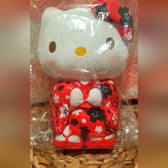 ❤️Hello Kitty Limited Edition Red 👘 Kimono Standing Plush❣️ - Picture 7 of 8